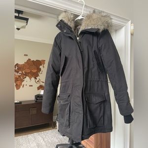 Aritzia Inuvik Premium Goose Down winter jacket